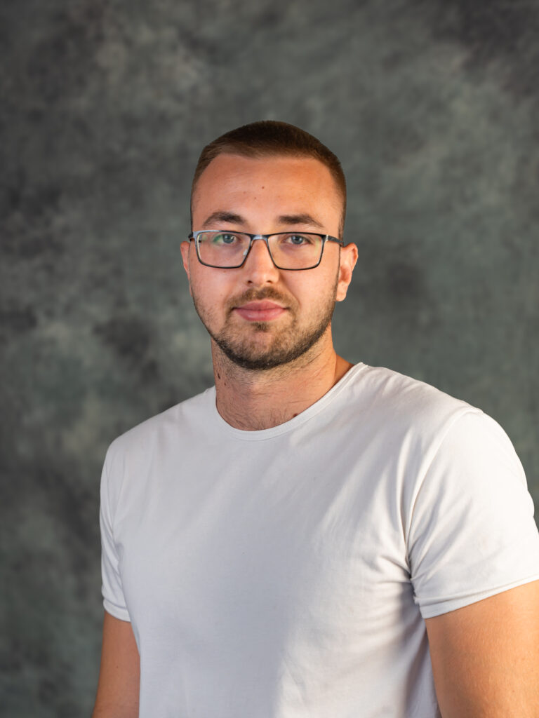 MLADEN ILIĆ